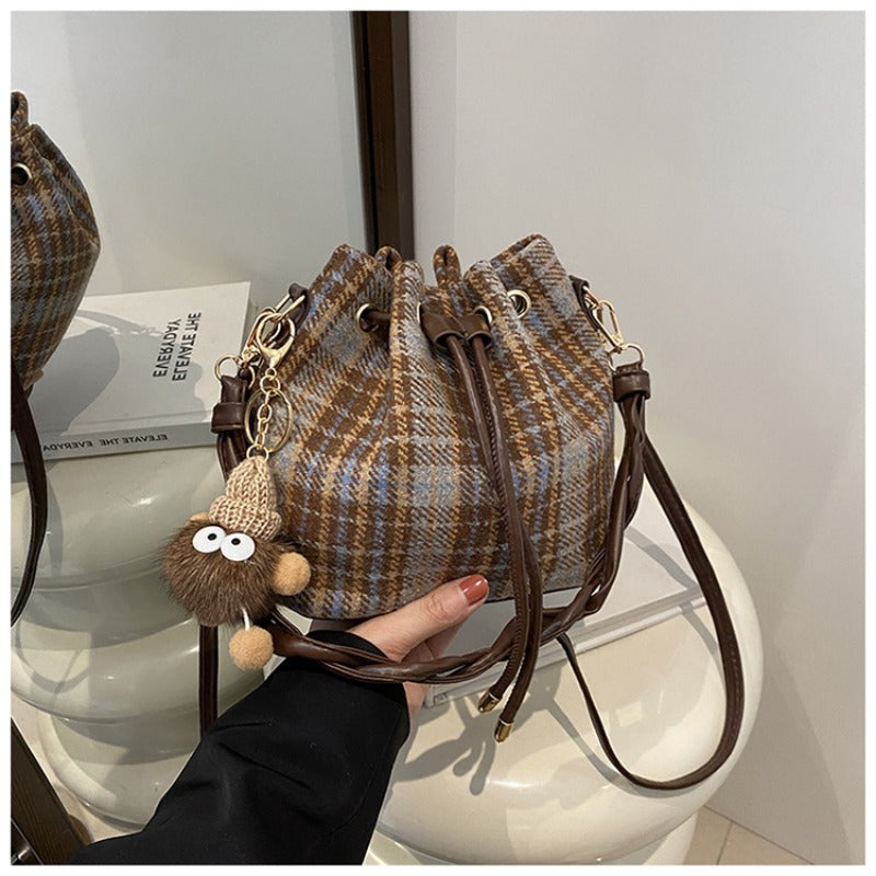 Wholesale Wool Contrast Color Casual Fashion One Shoulder Crossbody Bucket Bag